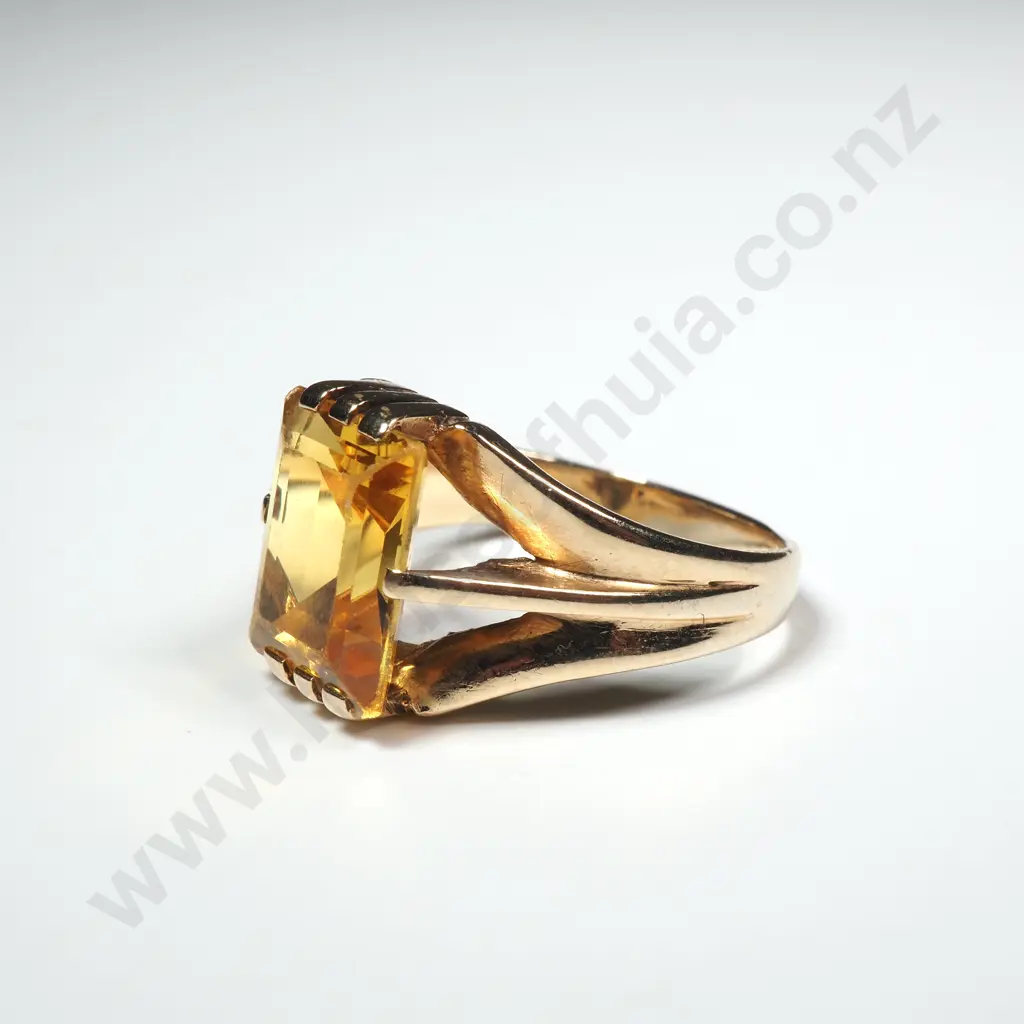 Vintage 9ct Gold Yellow Stone Ring Image 1++