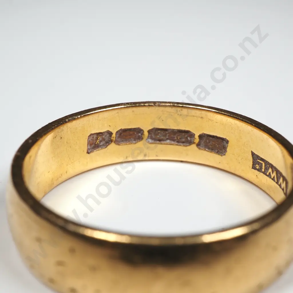 22ct Gold Wedding Band w English Hallmarks Image 1++