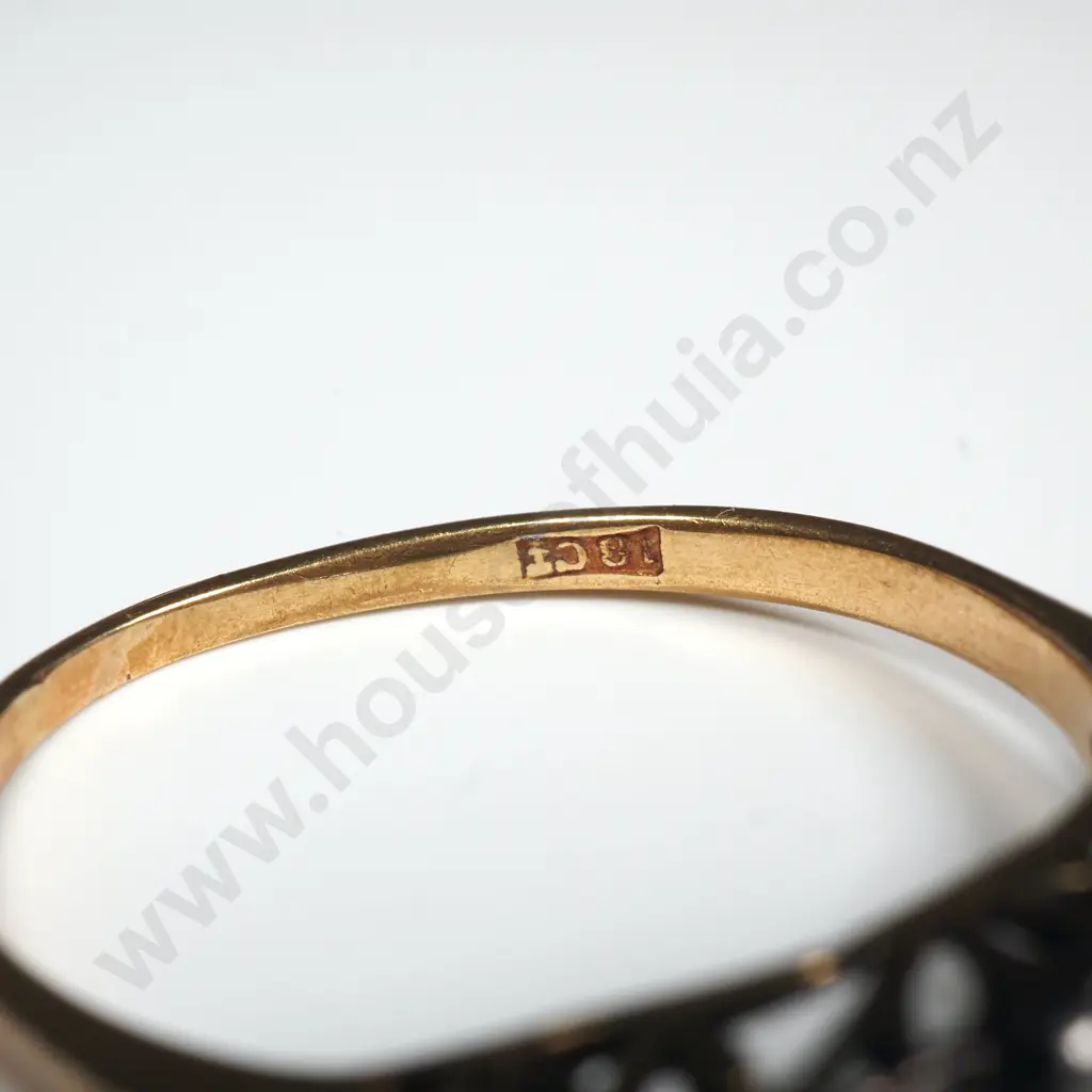 Ornate 18ct Gold Three Diamond Ring Image 1++