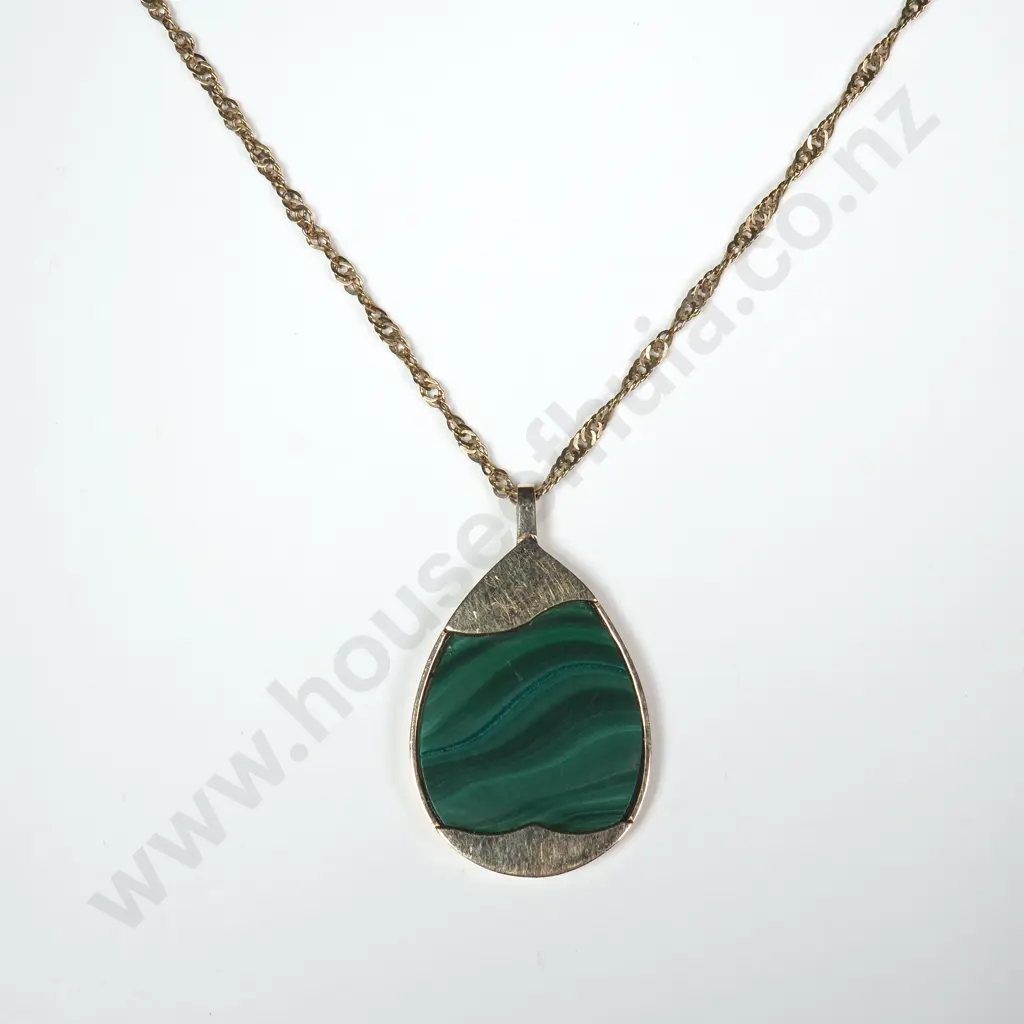 9ct Gold Malachite Pendant on 9ct Gold Twist Chain Image 1++