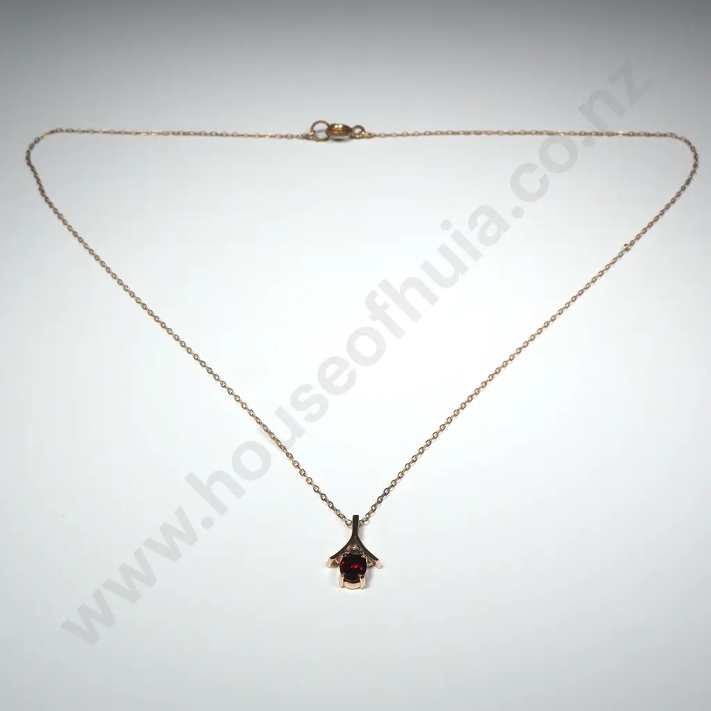 9ct Gold Pendant on G.P Chain Image 1++