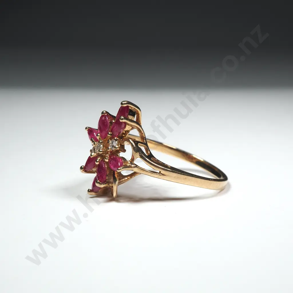 9ct Gold Red & White Gem Ring Image 1++