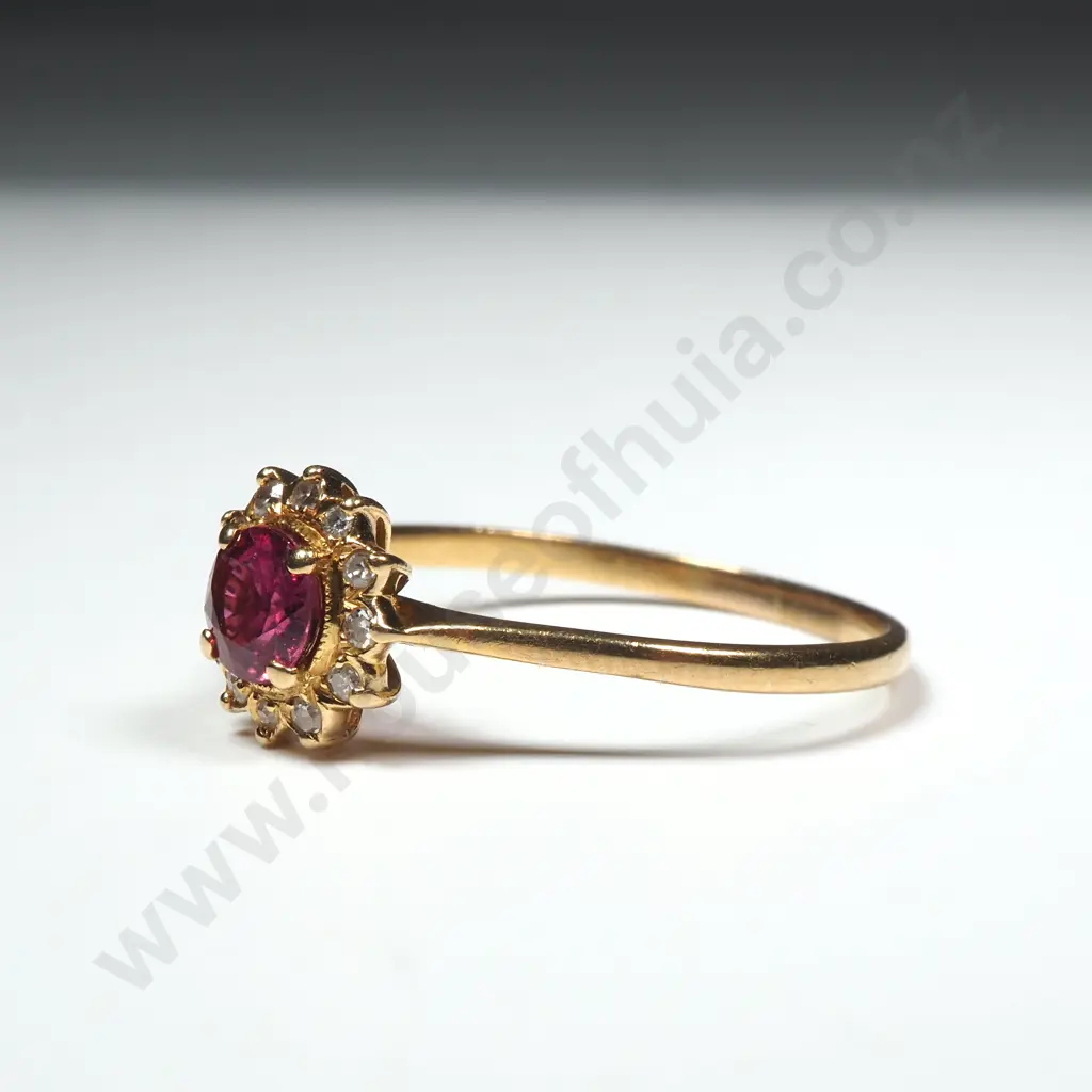 Vintage 14ct Gold Purple Gem & Diamond Ring Image 1++