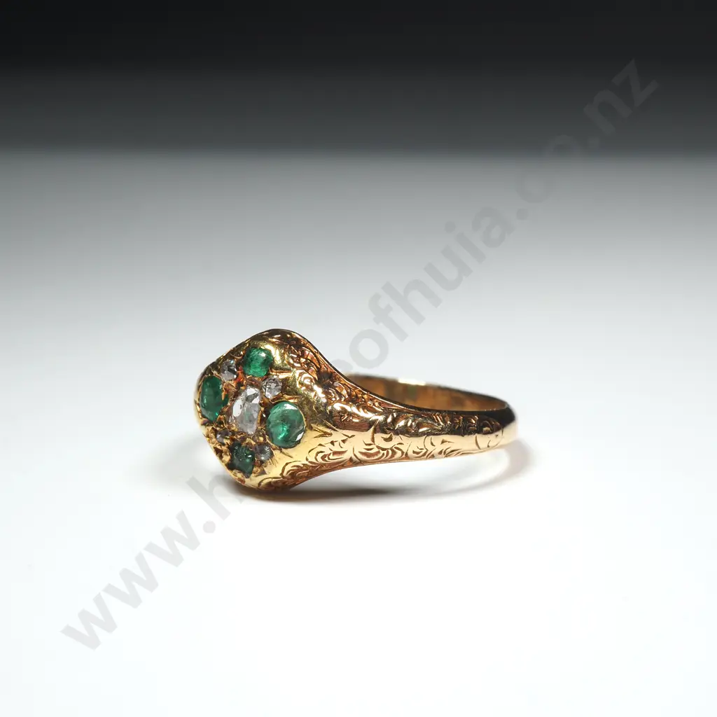 Exceptional Antique 18ct Gold Diamond & Emerald Ring in Period Case Image 1++