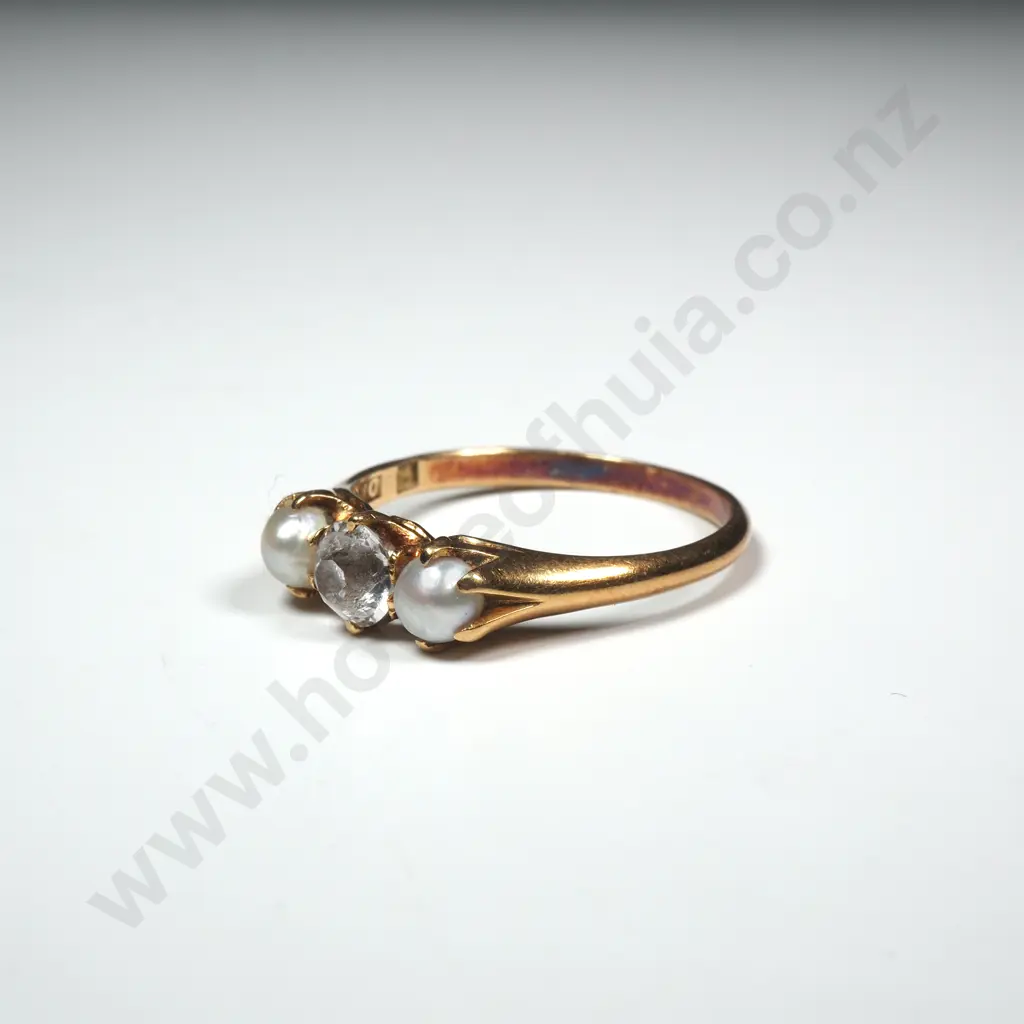 18ct Gold Pearl & White Gem Ring Image 1++
