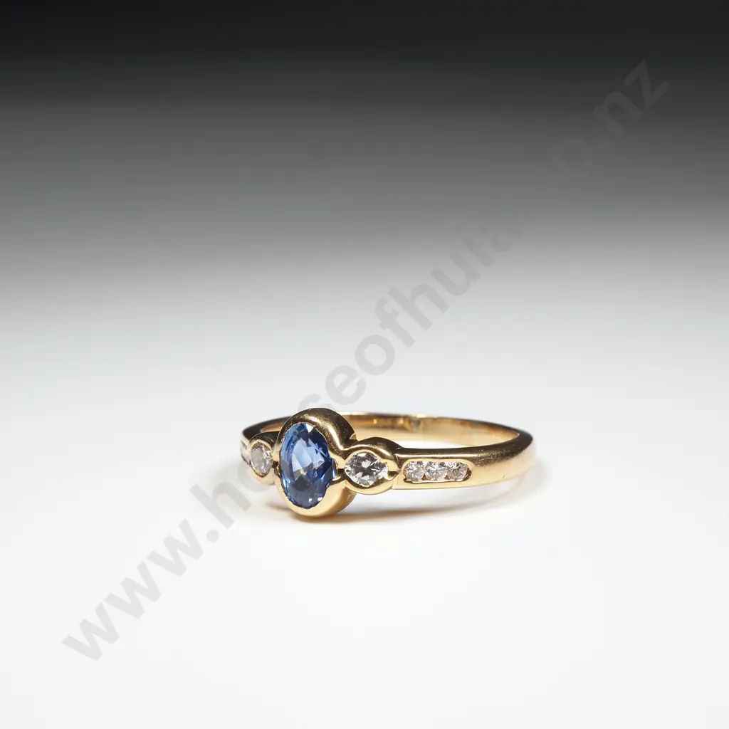 18ct Gold Diamond & Sapphire Ring w Valuation for $5,905.00 Image 1++