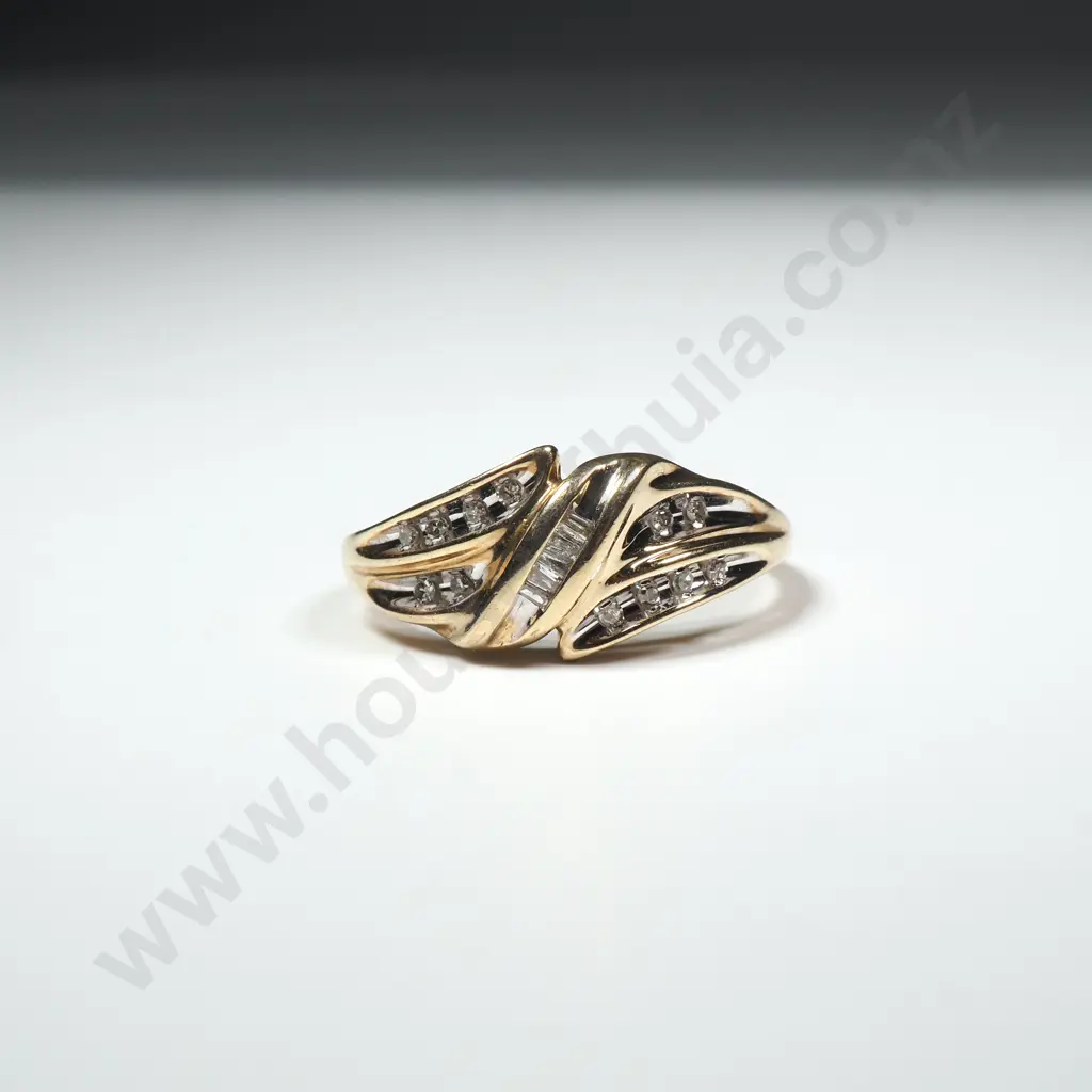 10ct Gold Diamond Ring Image 1++
