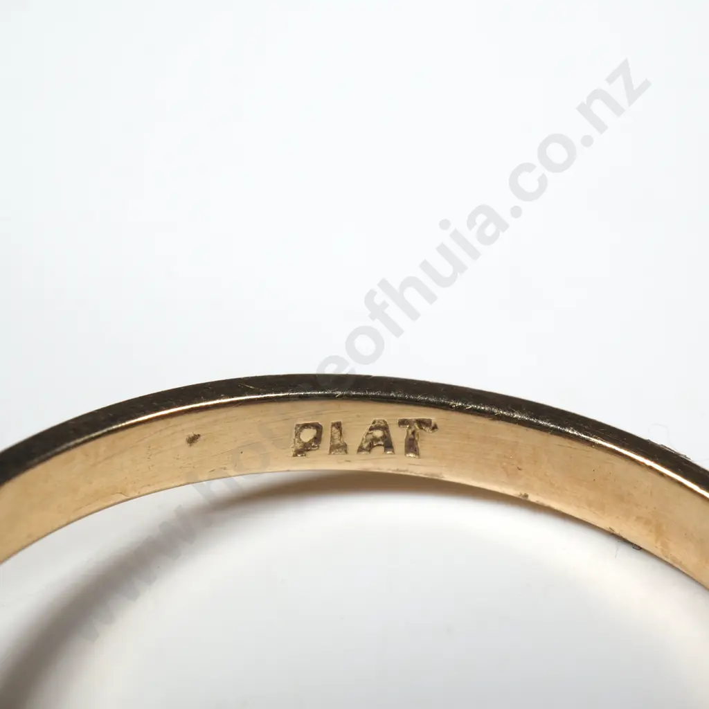 18ct Gold Diamond Ring Image 1++