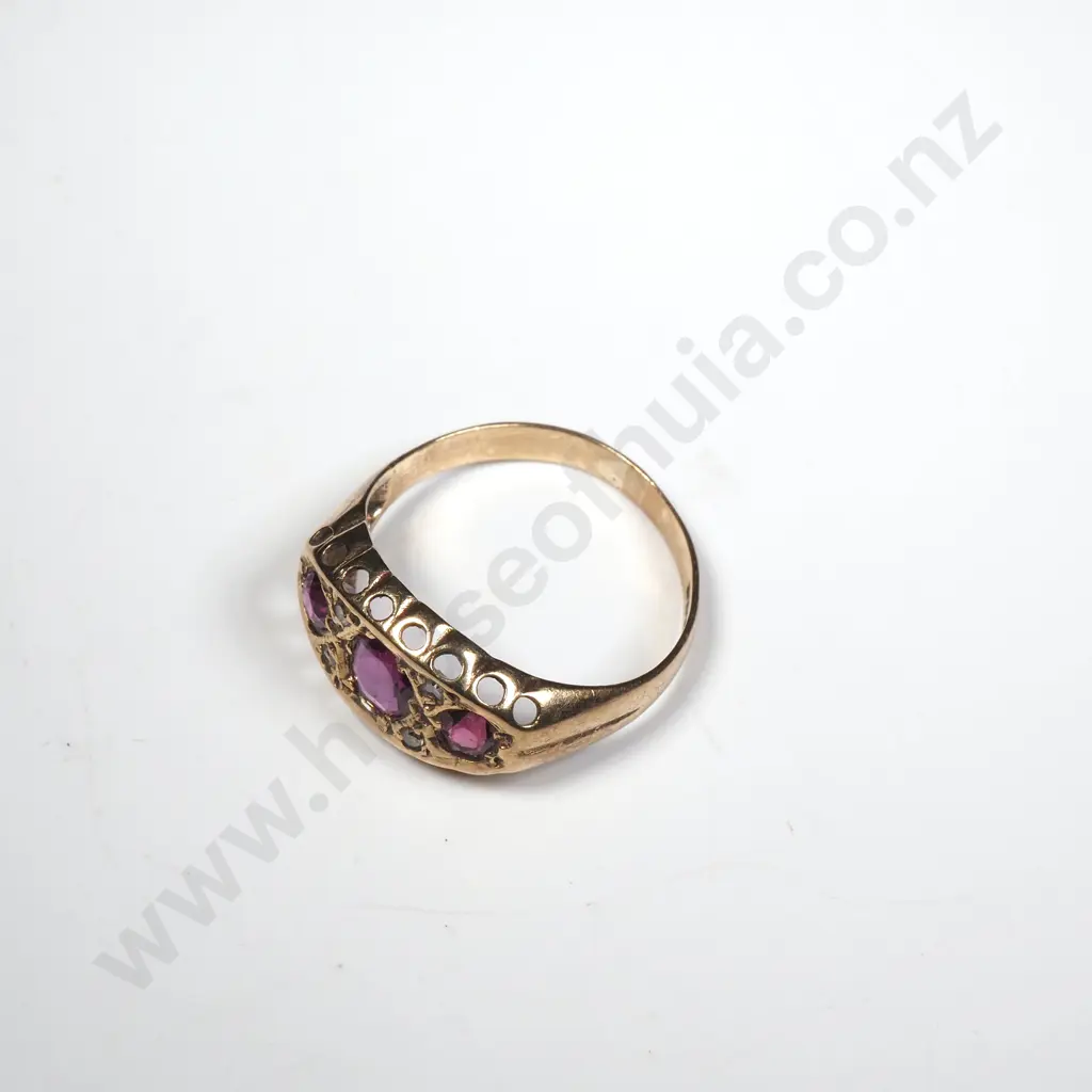 Vintage 9ct Gold Three Stone Ring w English Hallmarks Image 1++