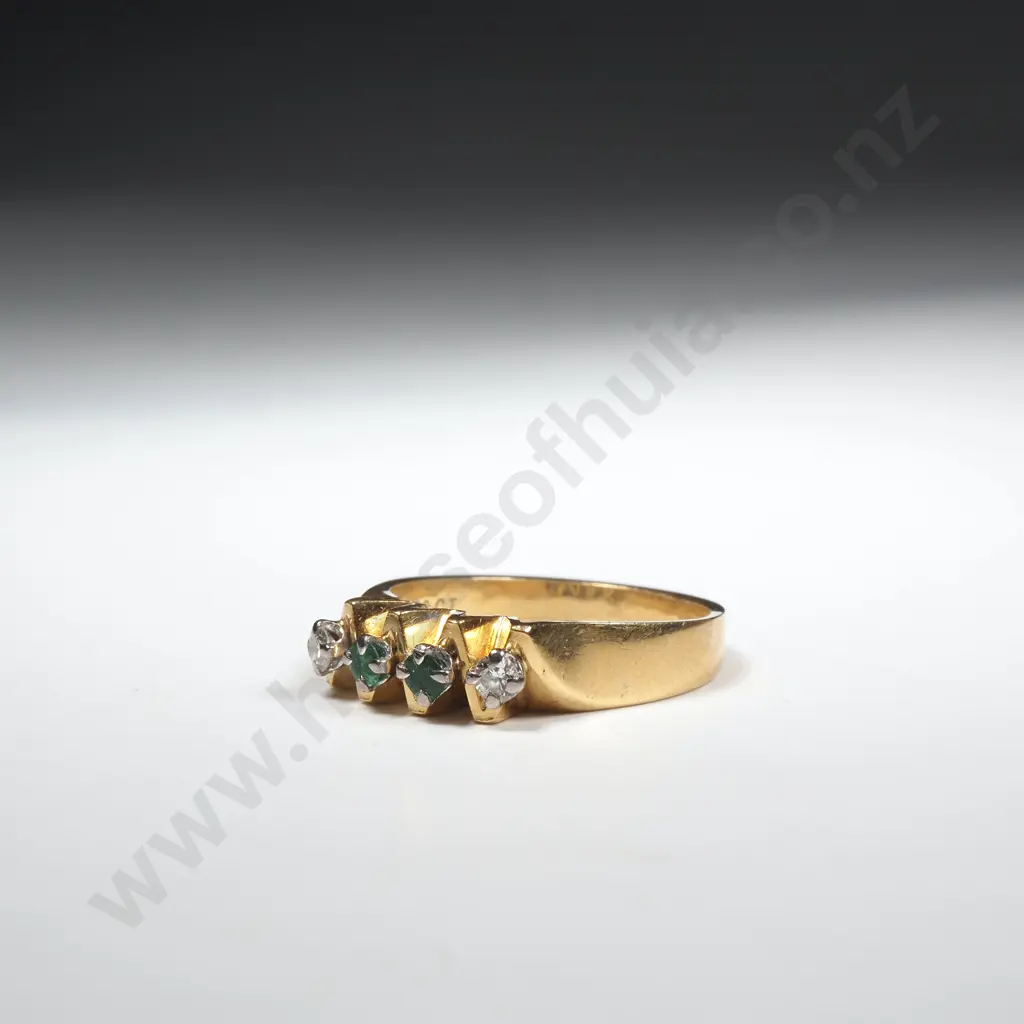 18ct Gold Diamond & Emerald Modernist Ring i Vintage Ivorex Ring Box Image 1++