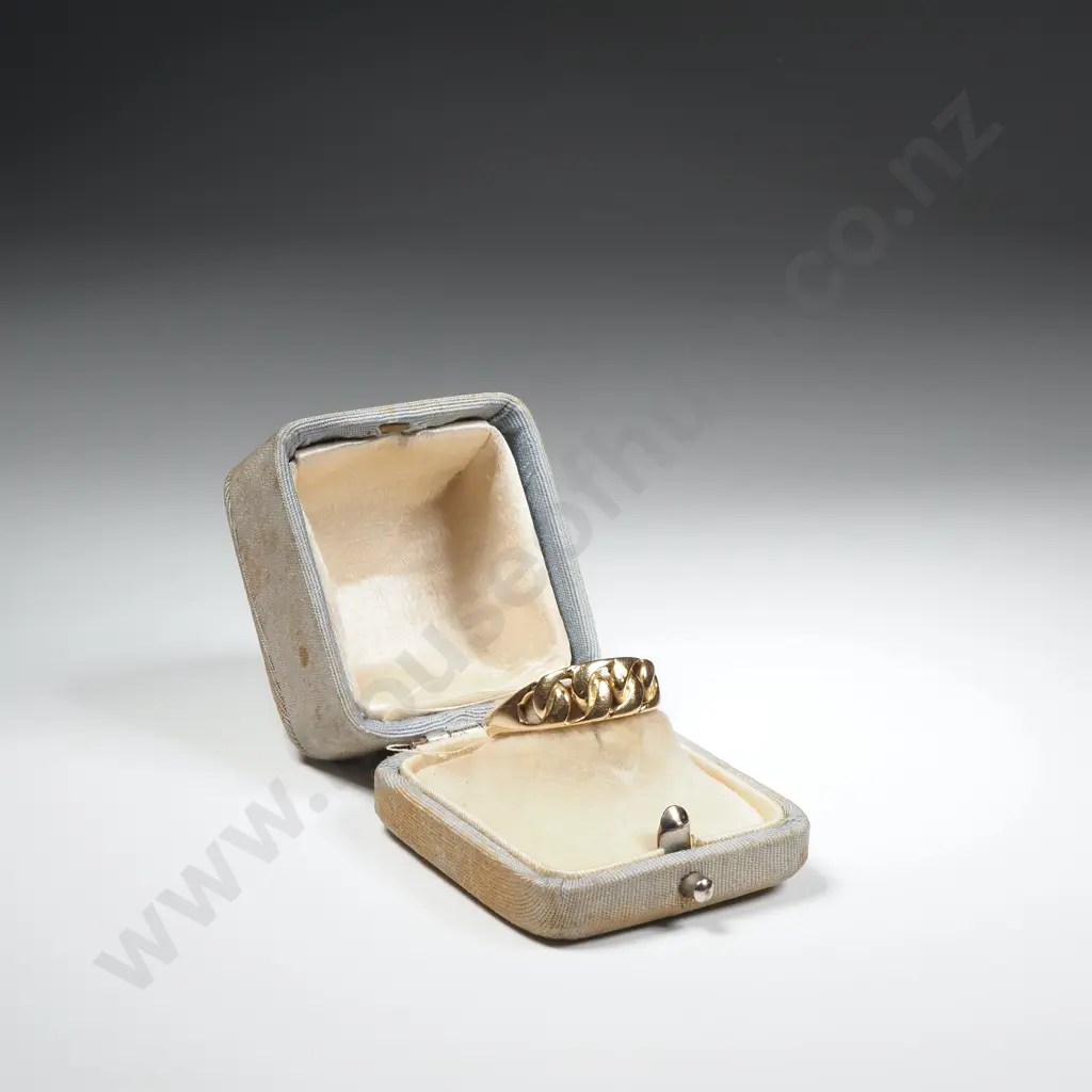 Antique 18ct Gold Knot Ring Image 1++