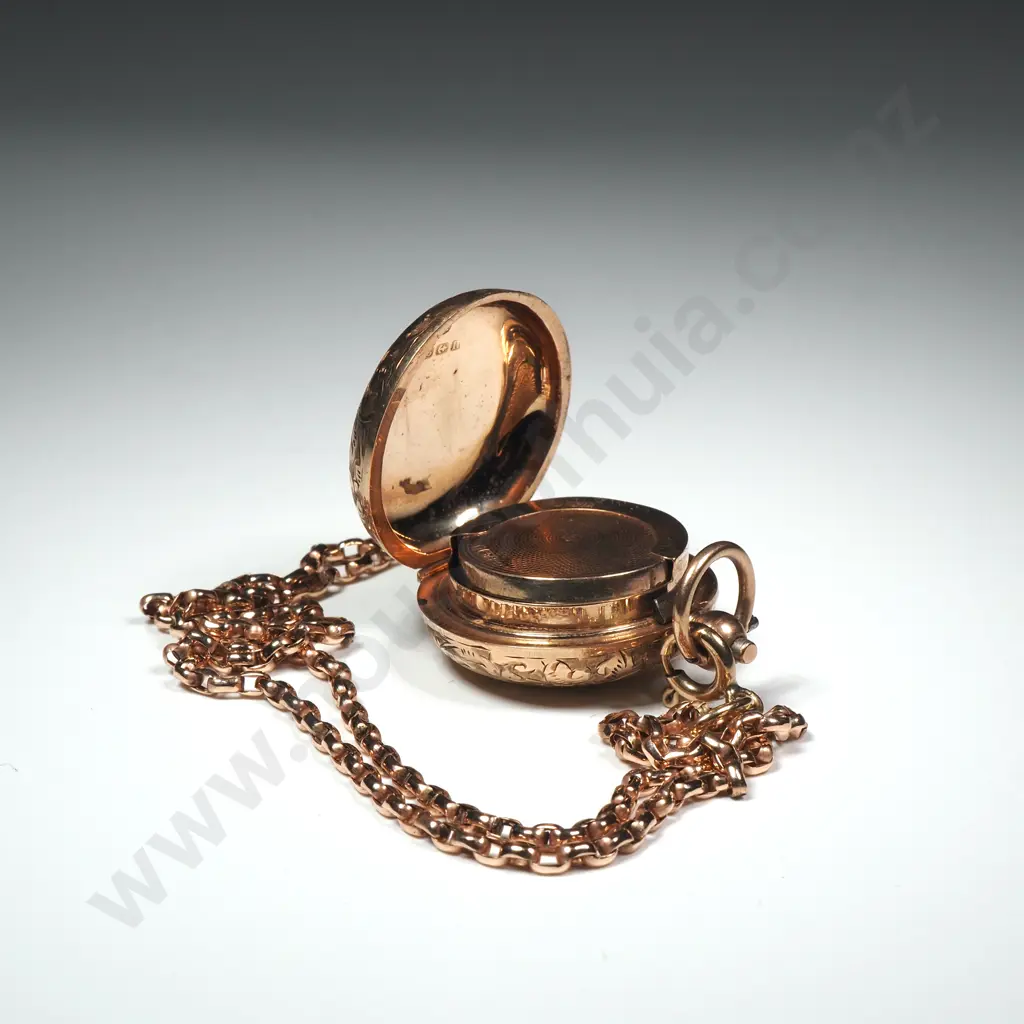 Antique 9ct Gold Sovereign Case on 9ct Rose Gold Chain Image 1++