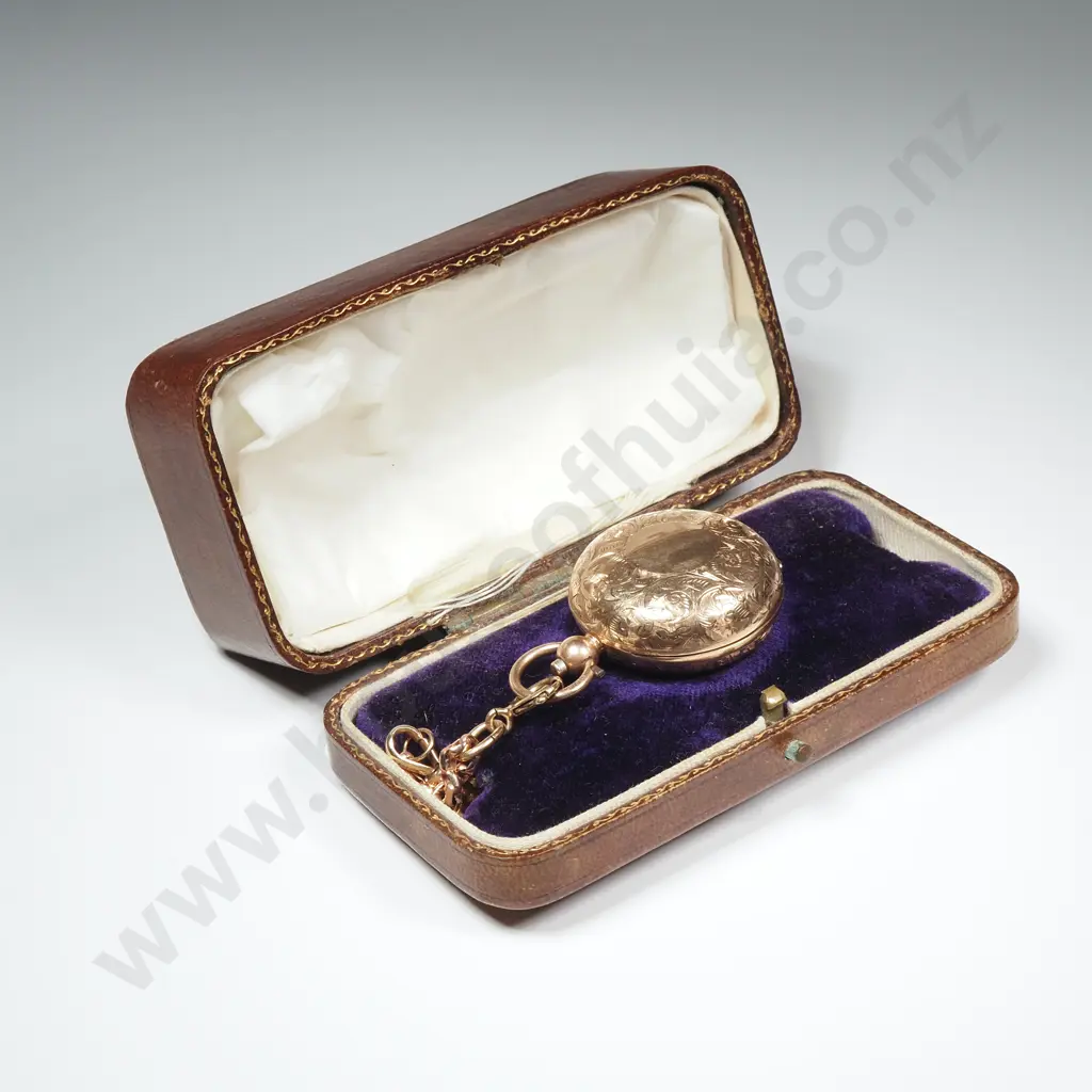 Antique 9ct Gold Sovereign Case on 9ct Rose Gold Chain Image 1++
