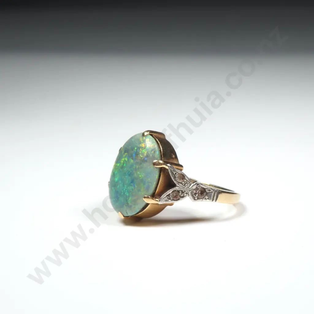18ct Gold & Opal Ring Image 1++