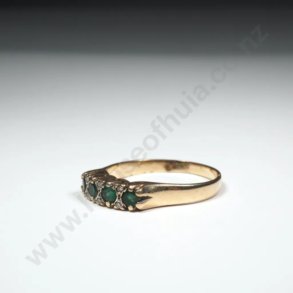 9ct Gold Green Gem Ring Image 1++