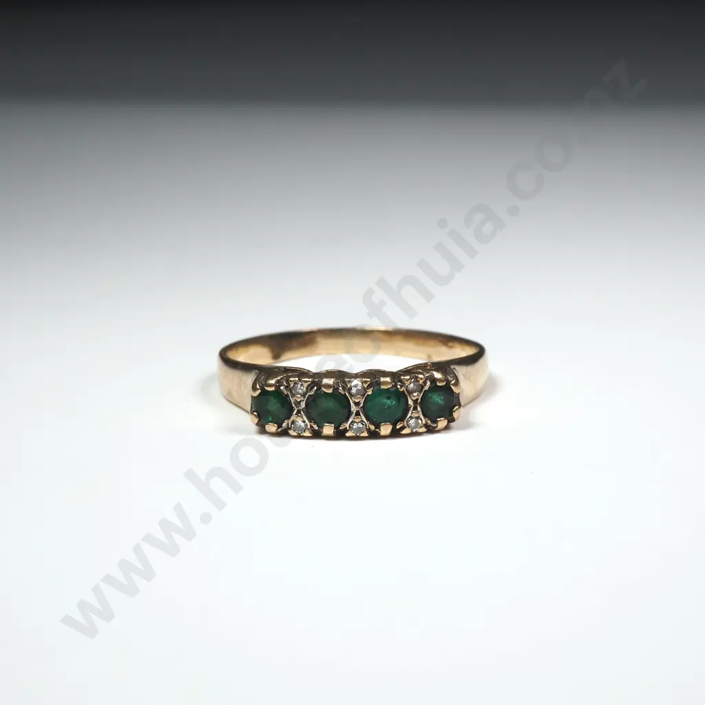 9ct Gold Green Gem Ring Image 1++