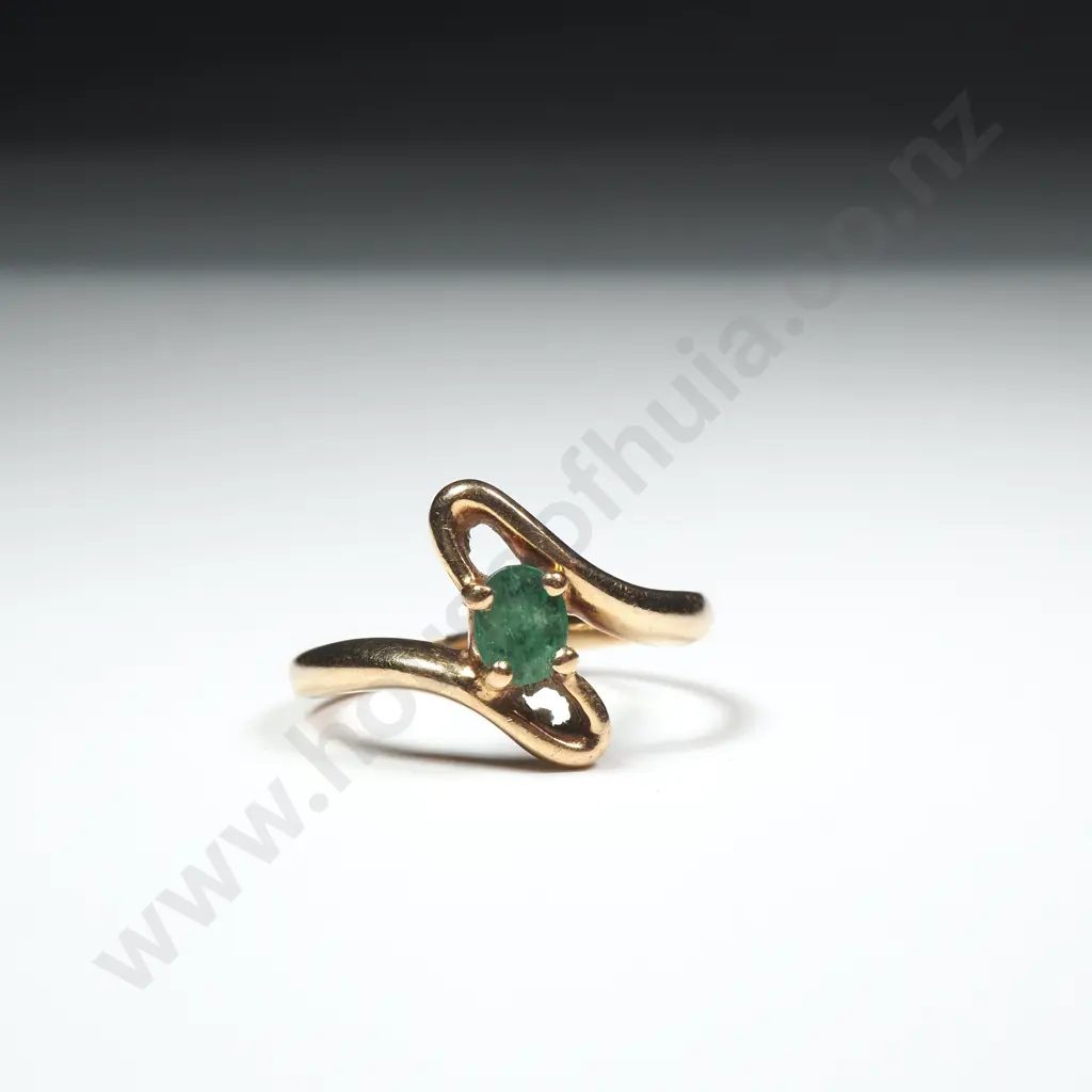 9ct Gold Emerald Ring Image 1++