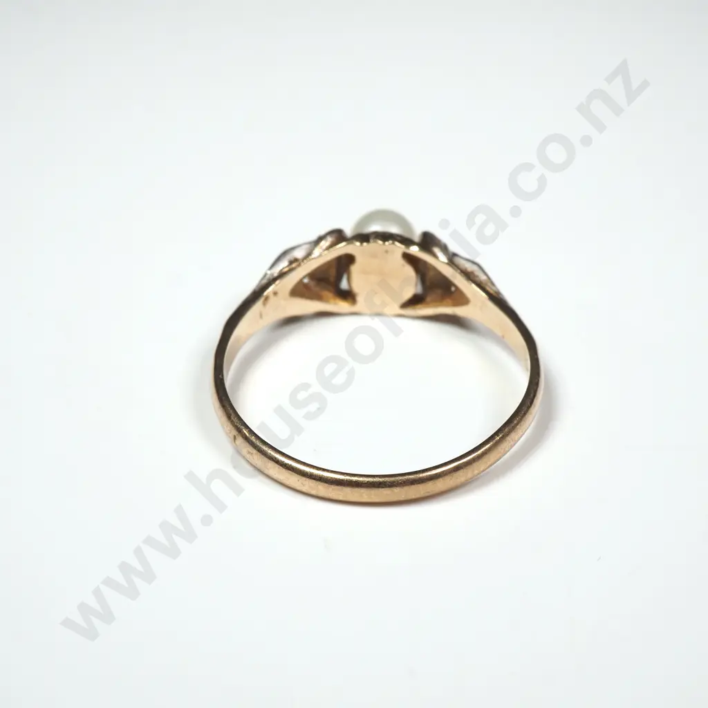 Vintage 9ct Gold Pearl & Marcasite Ring Image 1++