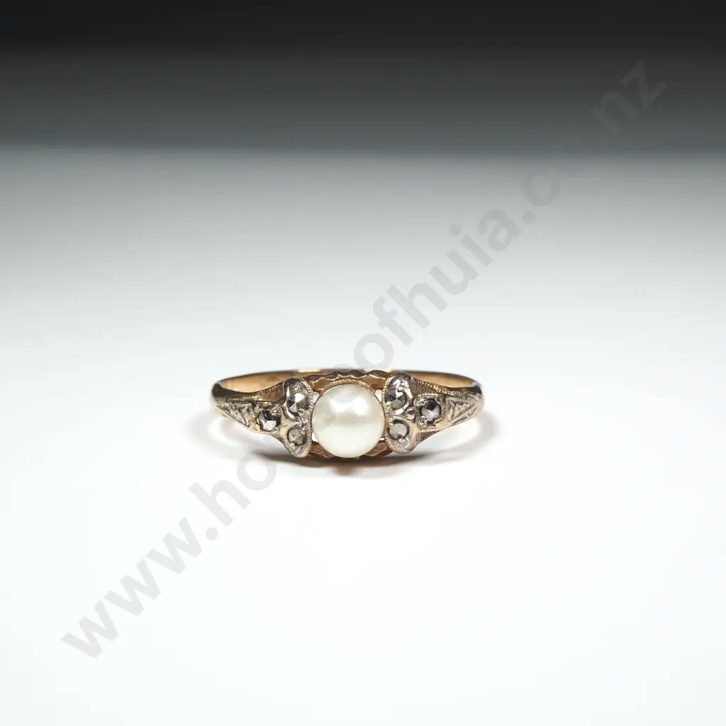 Vintage 9ct Gold Pearl & Marcasite Ring Image 1++