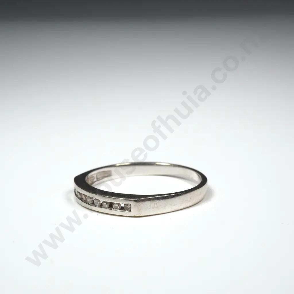Vintage 9ct White Gold Diamond Ring Image 1++