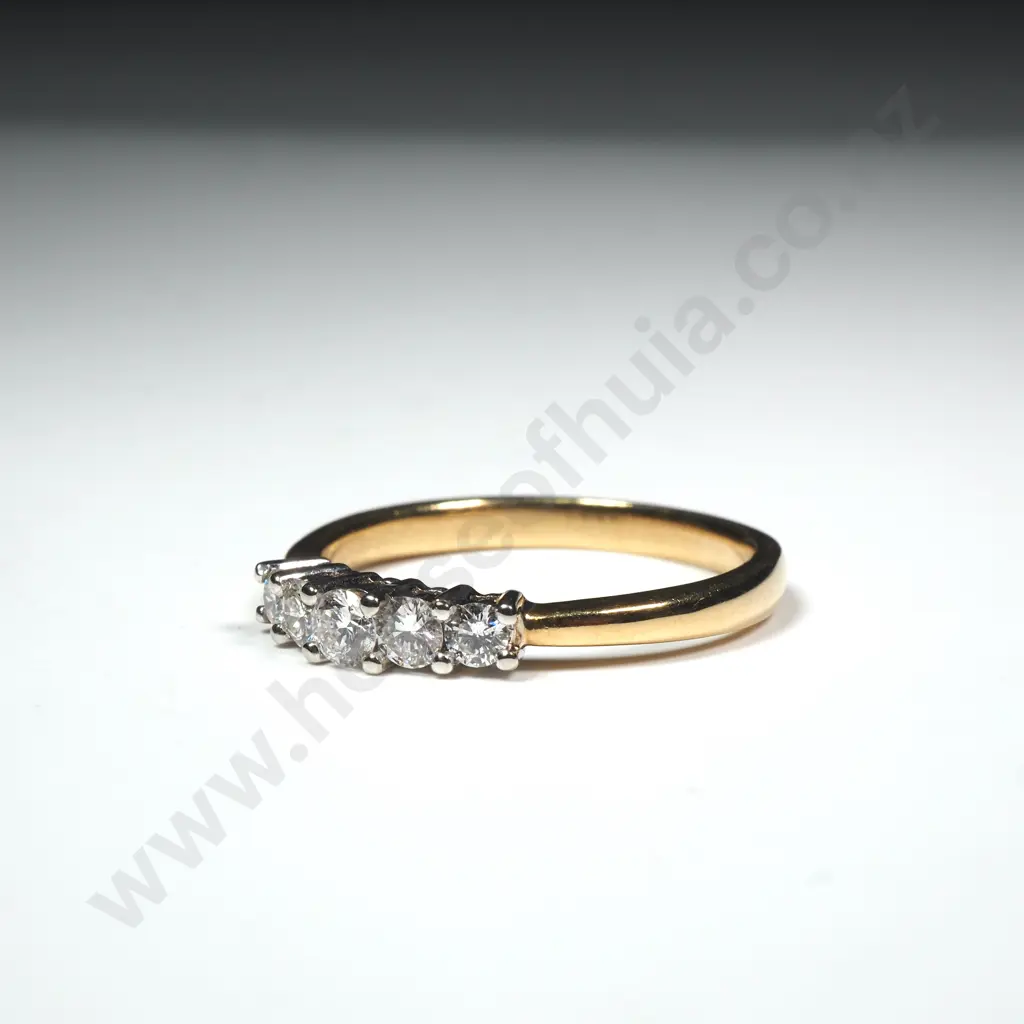 18ct Gold Five Diamond Ring Image 1++