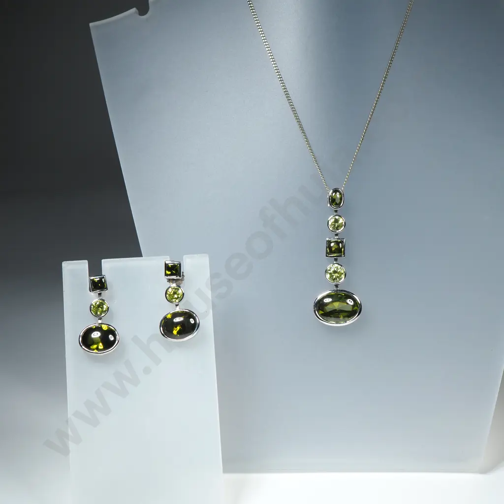 Sterling Silver Green Stone Pendant & Matching Drop Earrings Image 1++