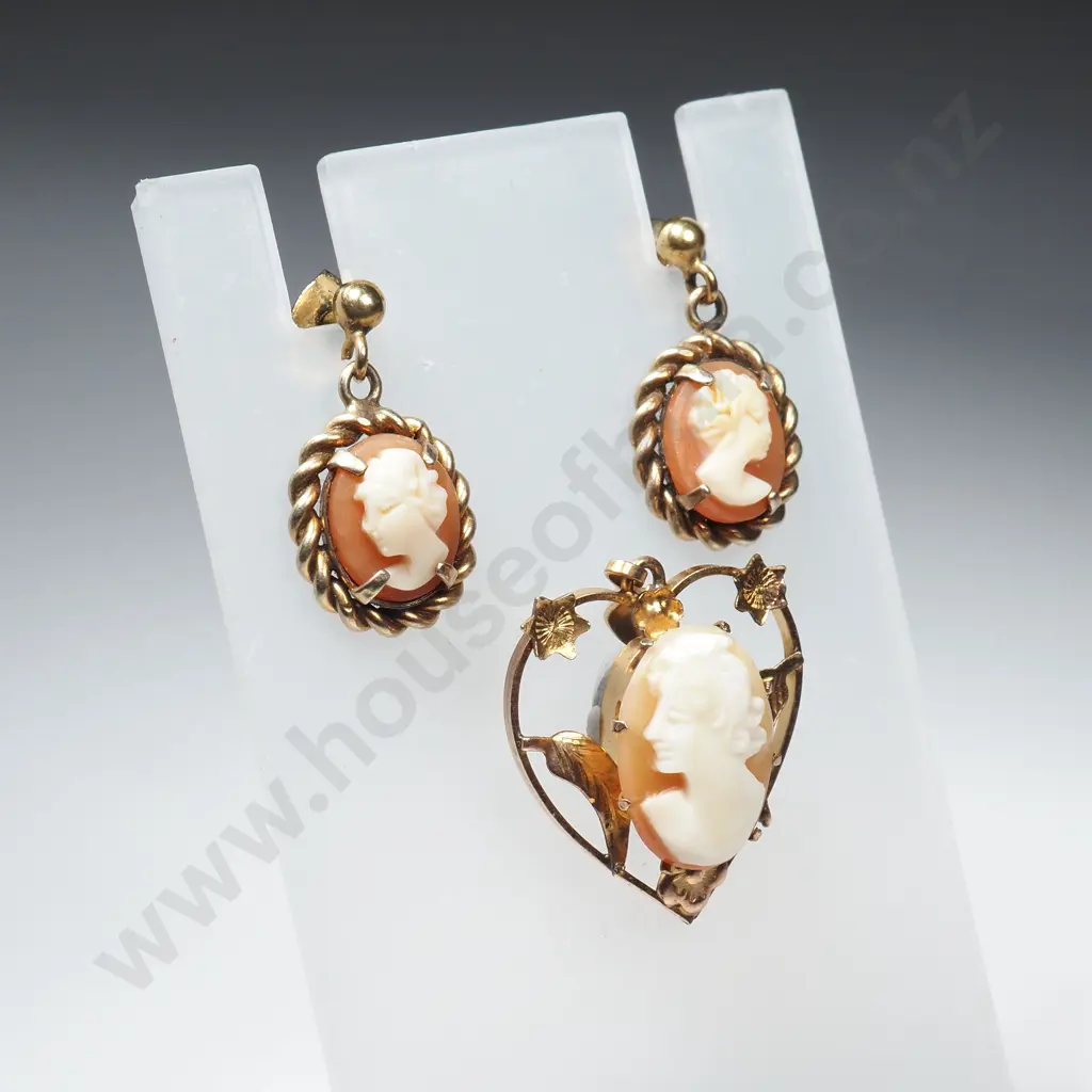Rolled Gold Cameo Pendant Earring Set Image 1++
