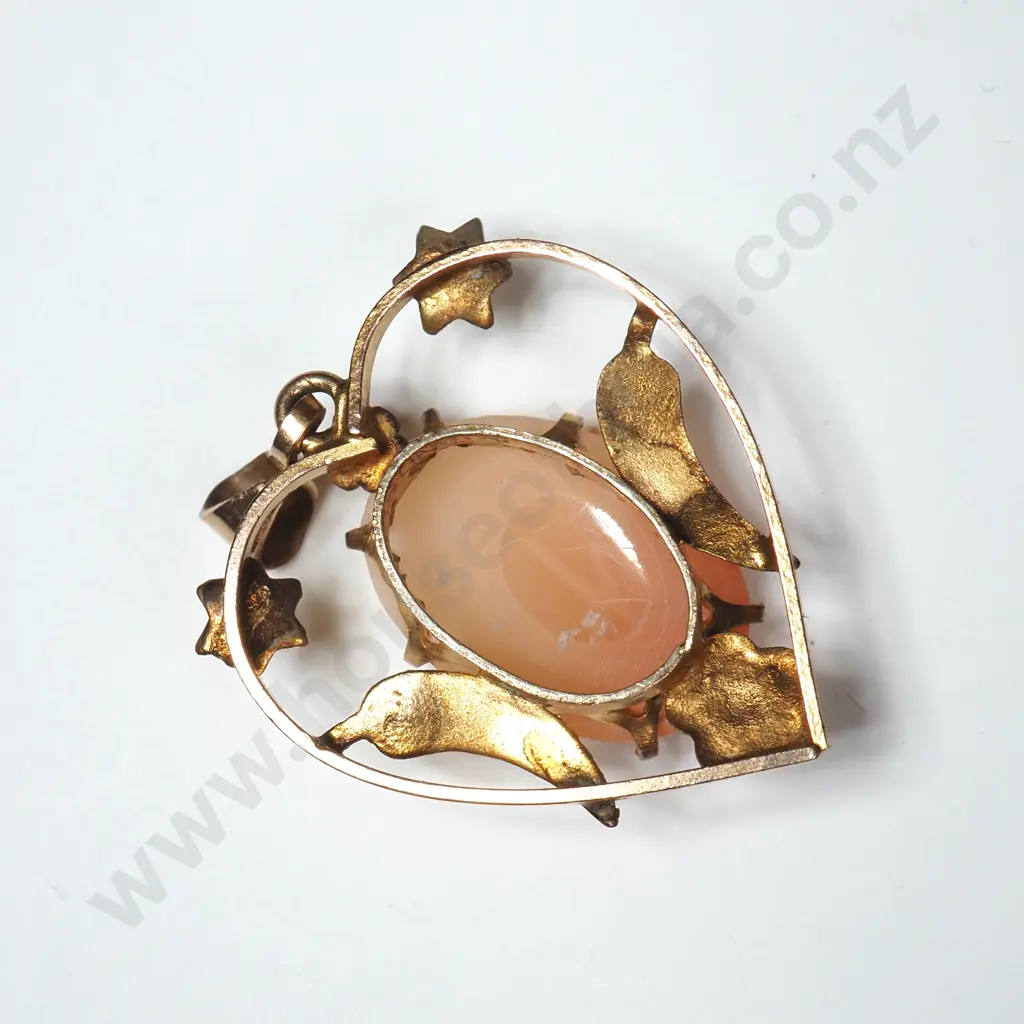 Rolled Gold Cameo Pendant Earring Set Image 1++