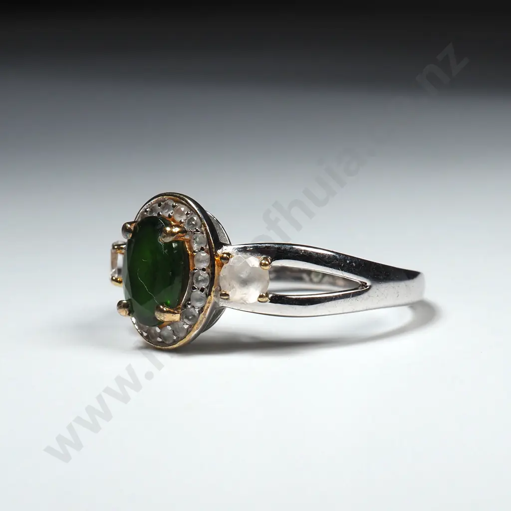 Sterling Silver Green Stone Ring Image 1++