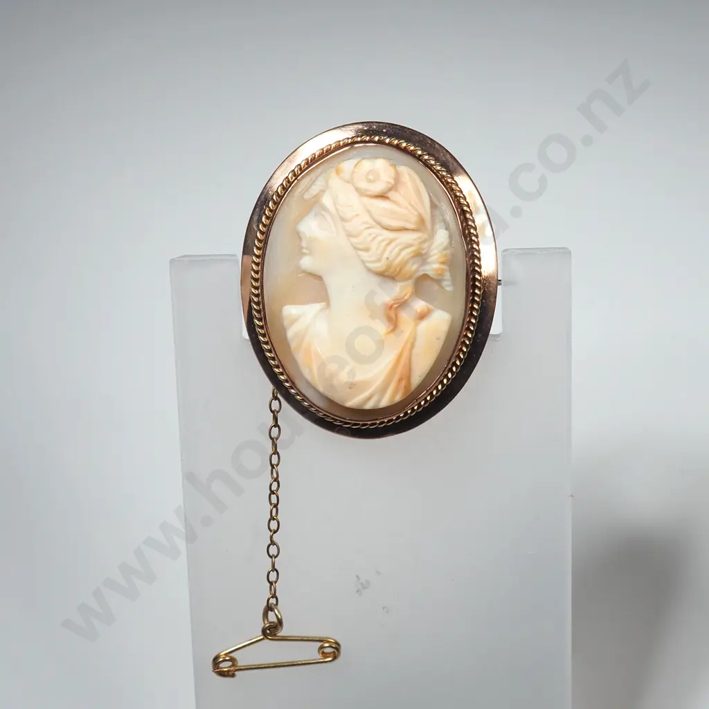 Vintage 9ct Gold Cameo Brooch Image 1++