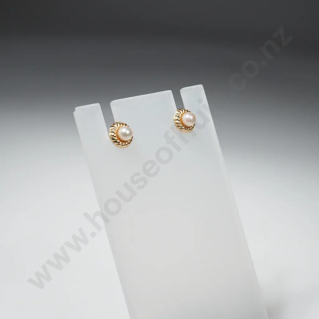 Vintage 9ct Gold Pearl Earrings Image 1++