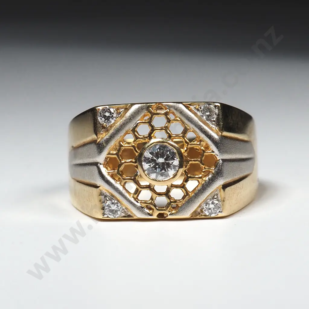 Vintage 9ct Gold Ring Image 1++