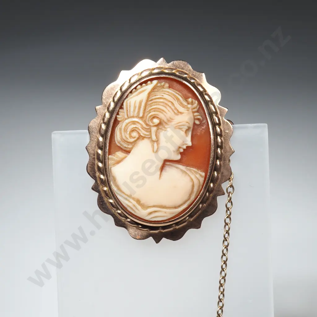Vintage 9ct Gold Cameo Brooch Image 1++