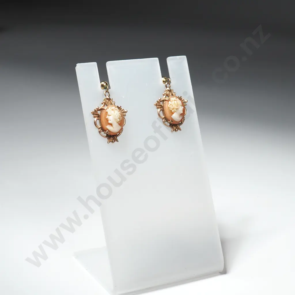 Pair of 9ct Gold Cameo Earrings Image 1++