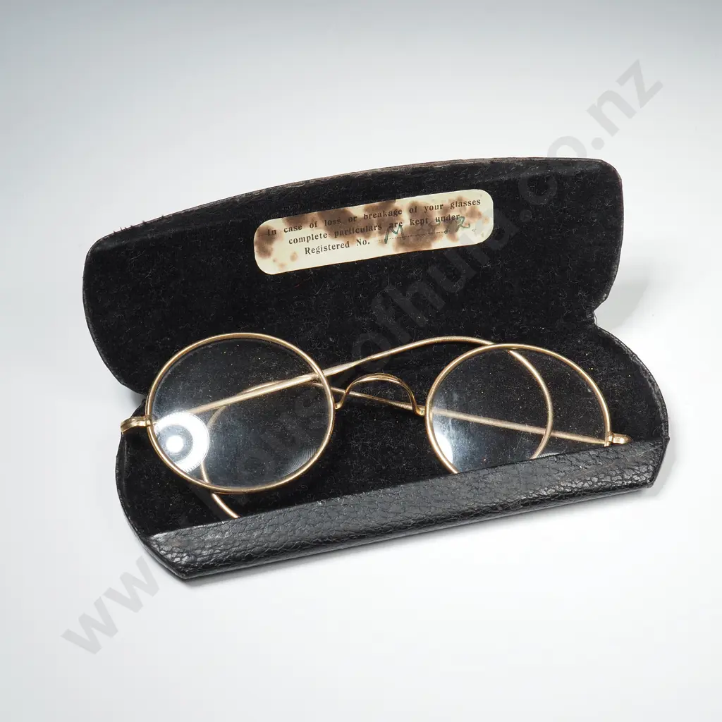 Antique Cased Rolled Gold Glasses Retailed by Hugh Neill Dunedin Image 1++