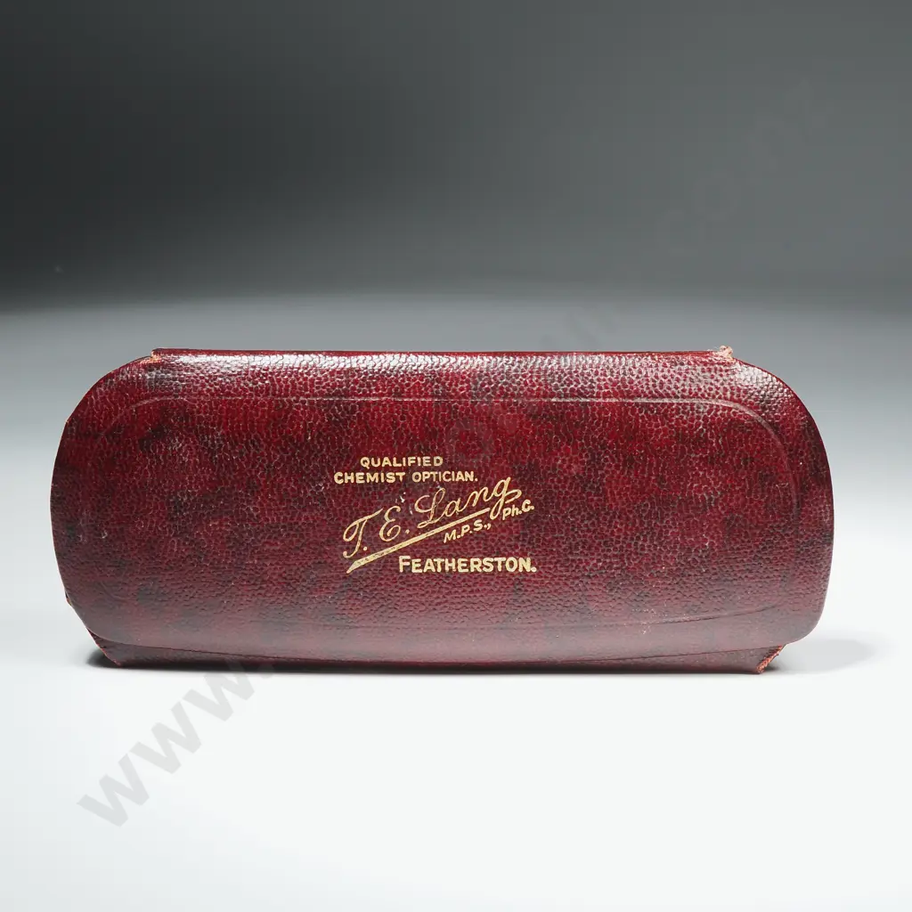 Antique Cased Rolled Gold Glasses Retailed by T E. Lang Featherson  Image 1++