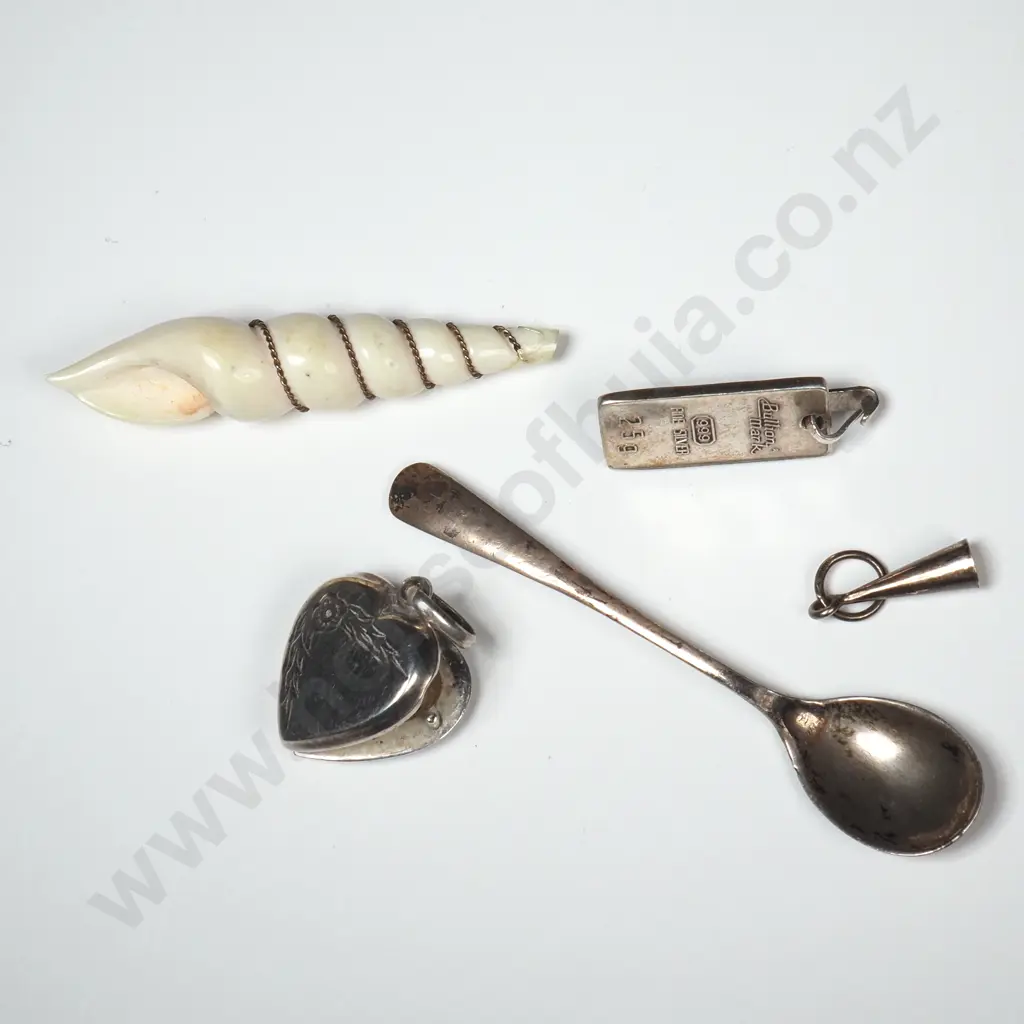 Assorted Mainly Silver Items Image 1++
