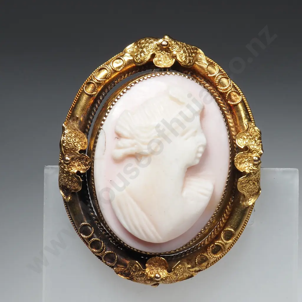 Vintage Rolled Gold Cameo Brooch Image 1++