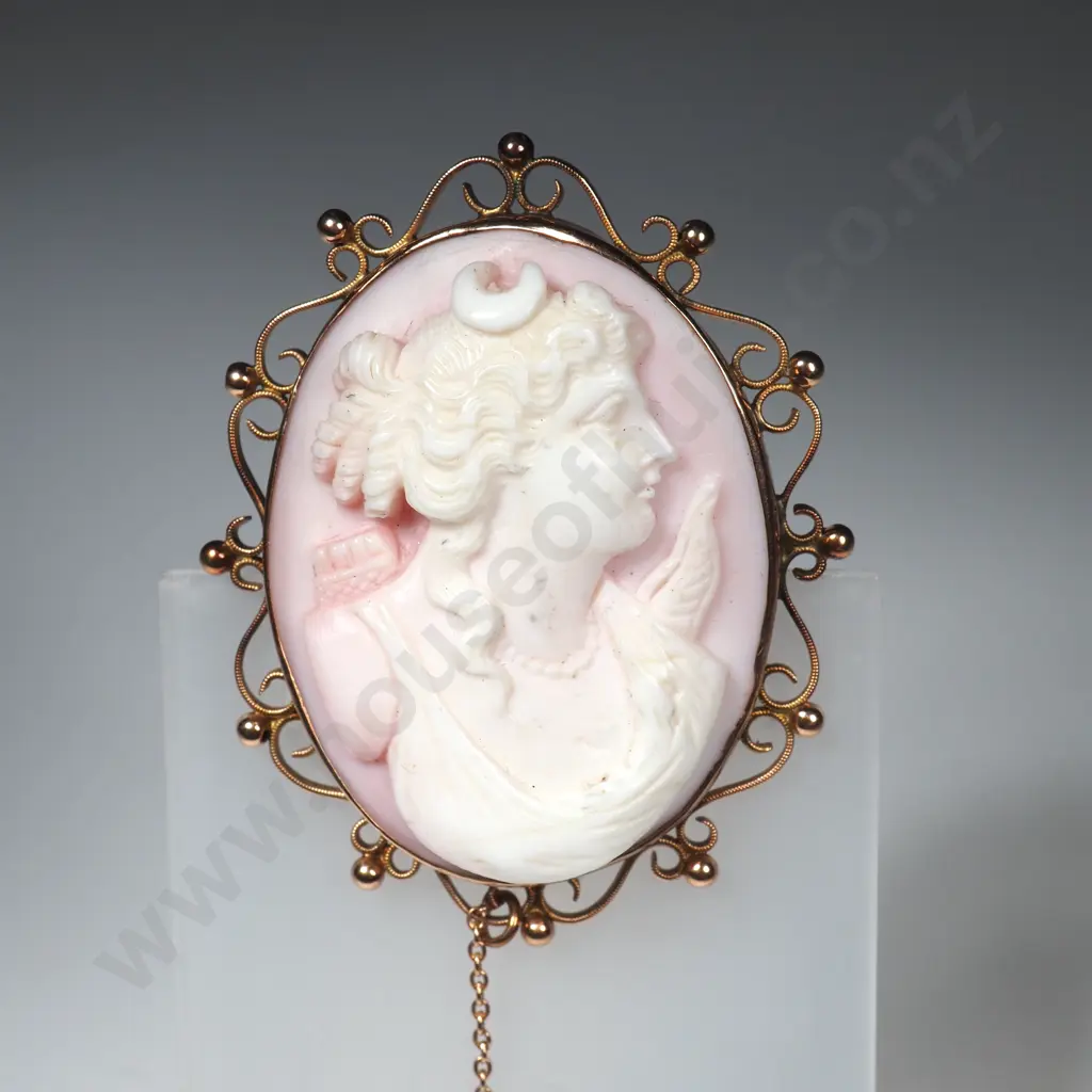 Vintage 9ct Gold Cameo Brooch Image 1++