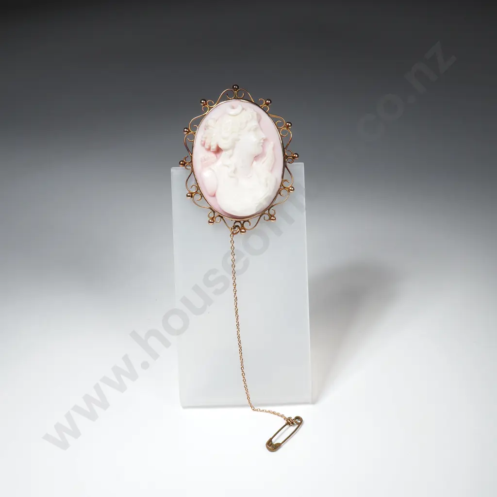 Vintage 9ct Gold Cameo Brooch Image 1++