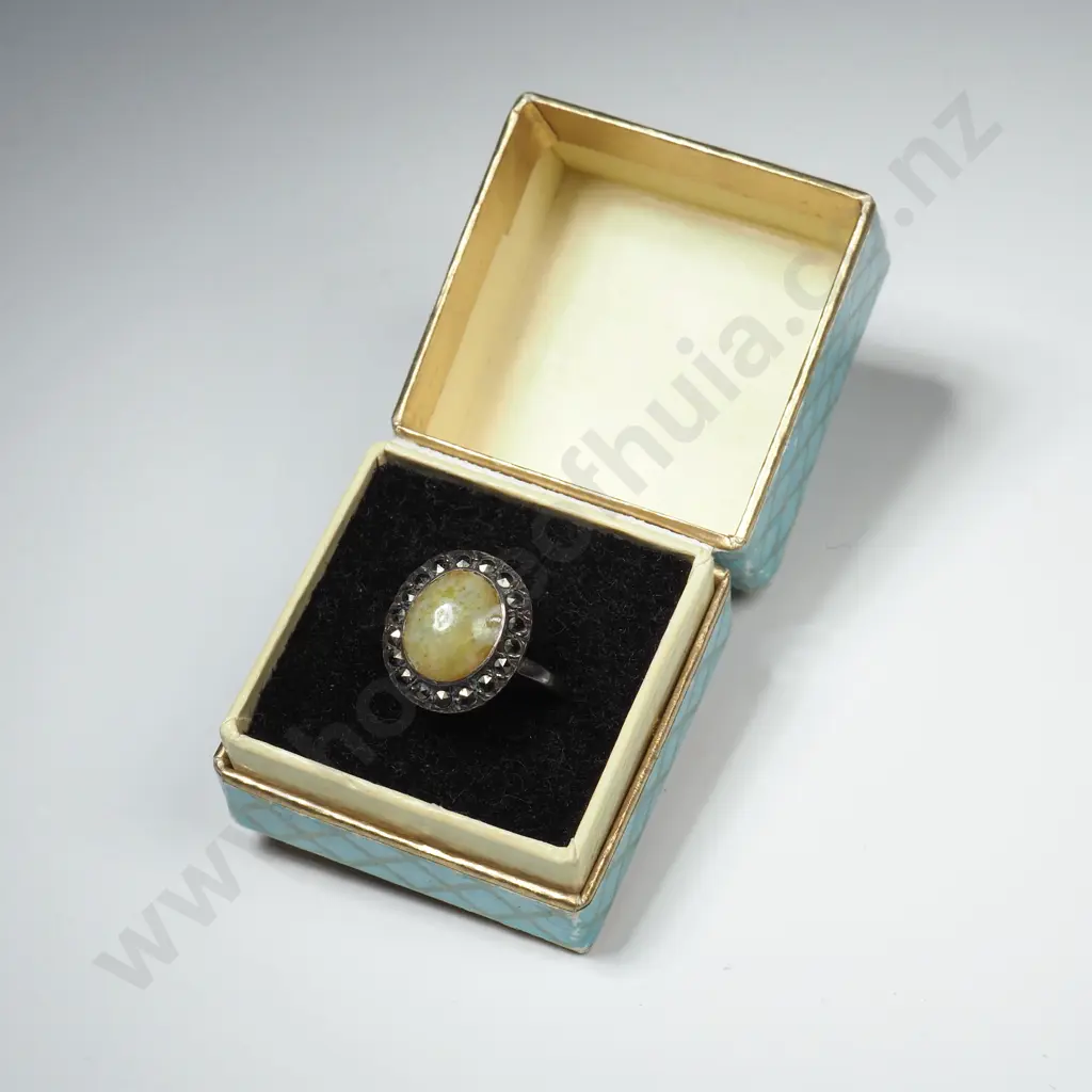 Sterling Silver marcasite Ring in Vintage Jewellers Box Image 1++