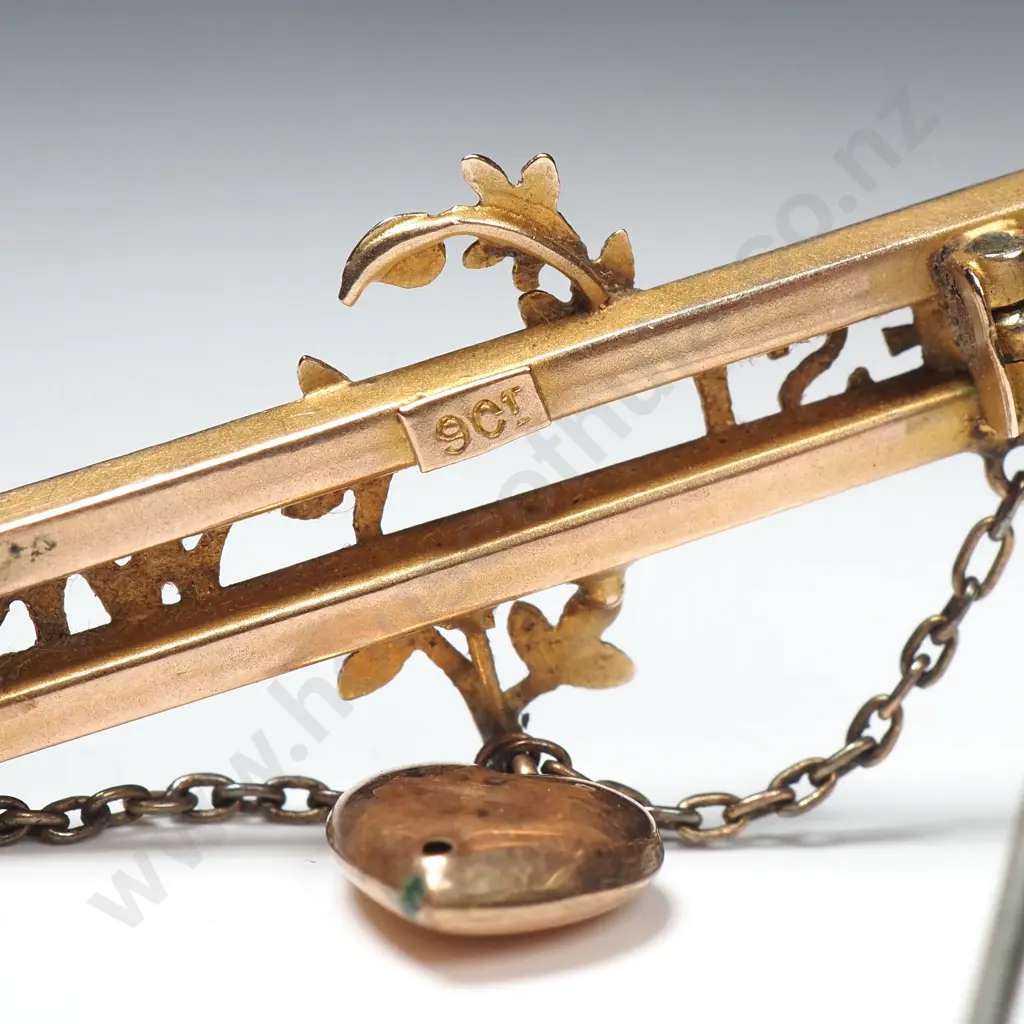9ct Gold Bar Brooch "Best Wishes" & Suspended Heart Image 1++
