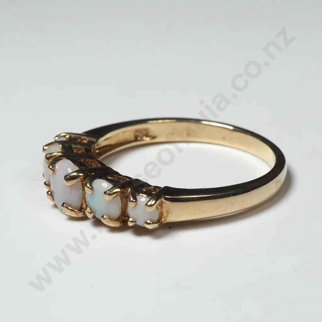 9ct Gold Five Opal Ring w English Hallmarks Image 1++