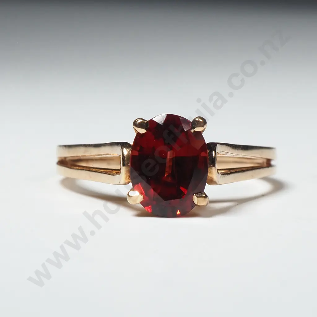 9ct Gold Red Gem Ring Image 1++
