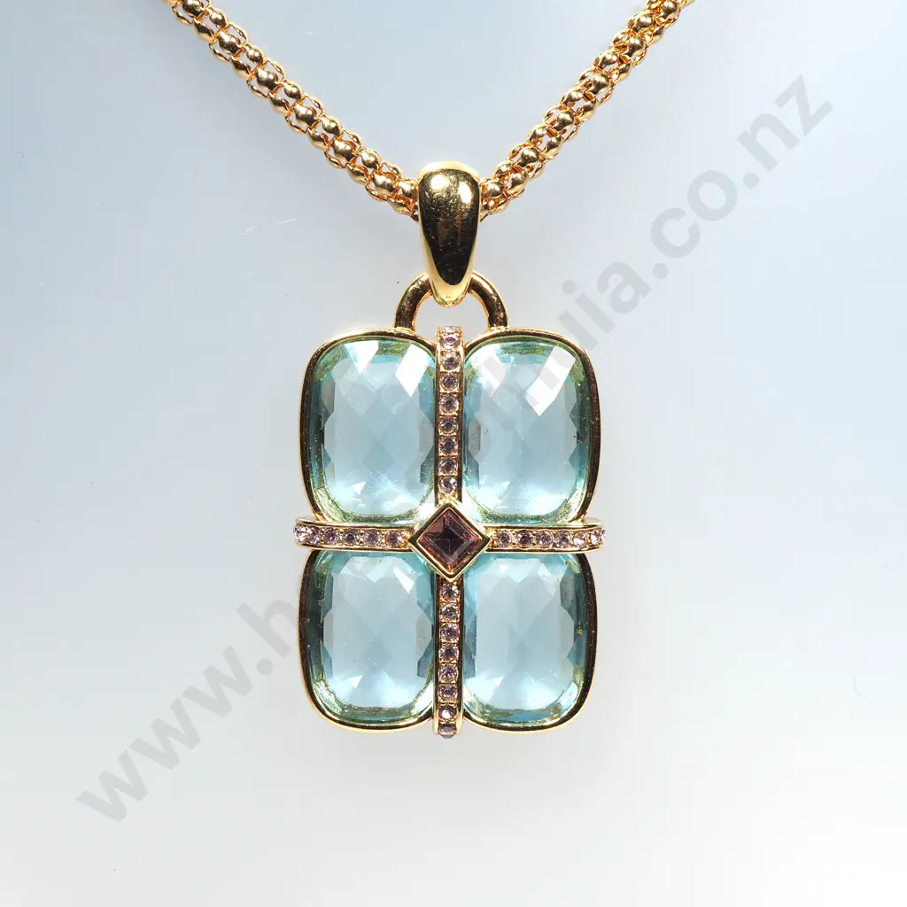 Stunning Swarovski Necklace / Pendant Image 1++