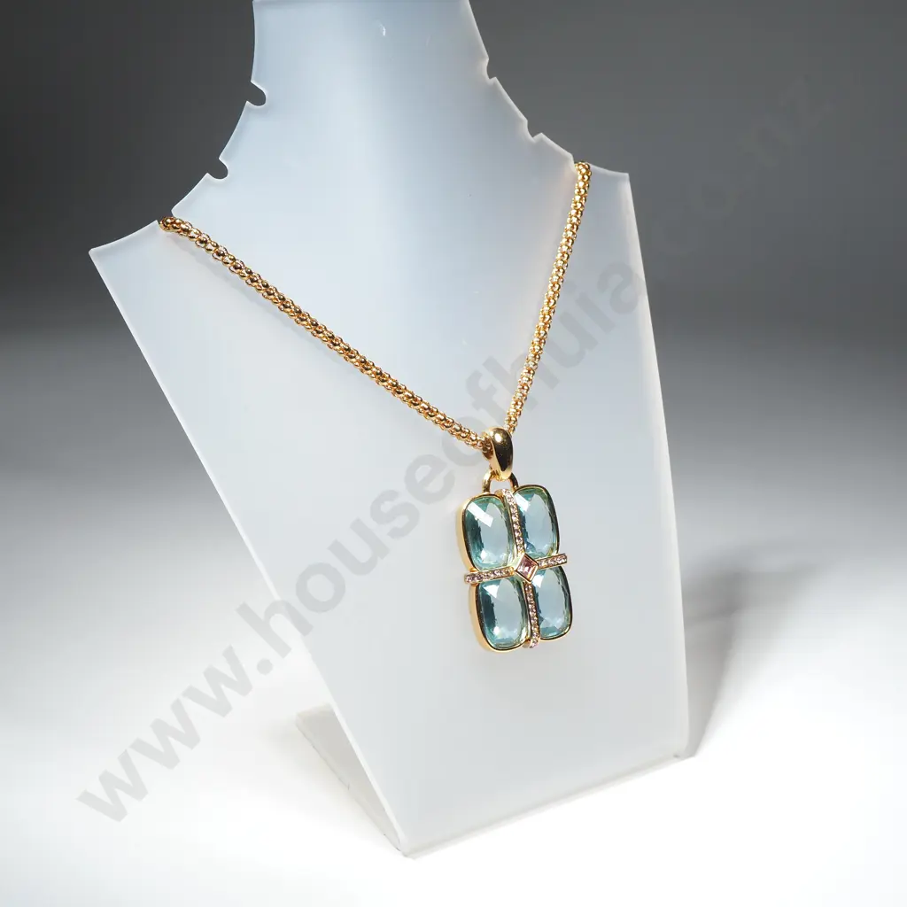 Stunning Swarovski Necklace / Pendant Image 1++