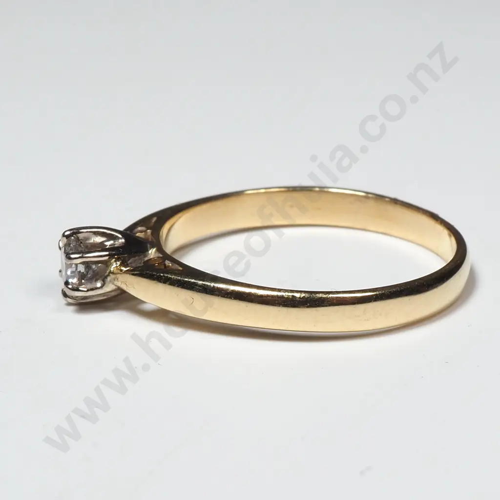 18ct Gold Diamond Solitaire Ring Image 1++