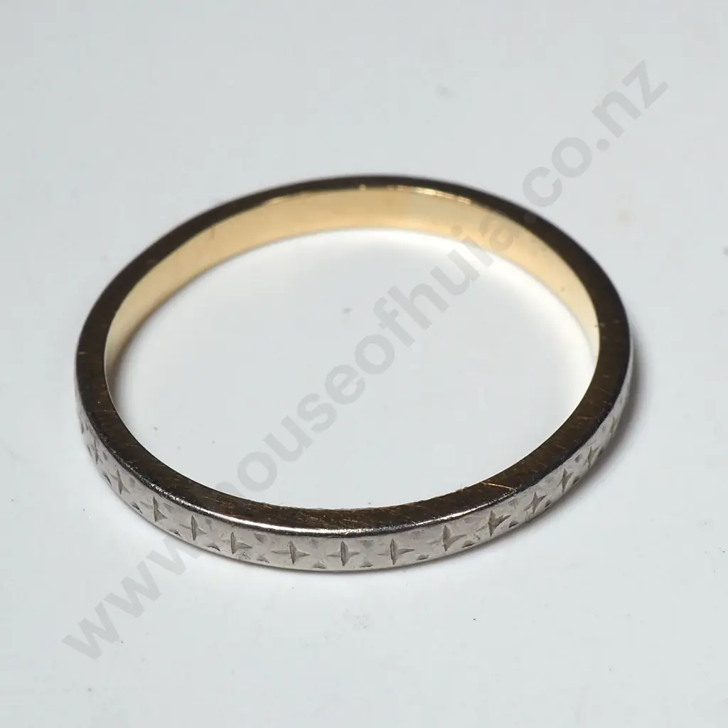 Antique 18ct Gold Wedding Band Image 1++