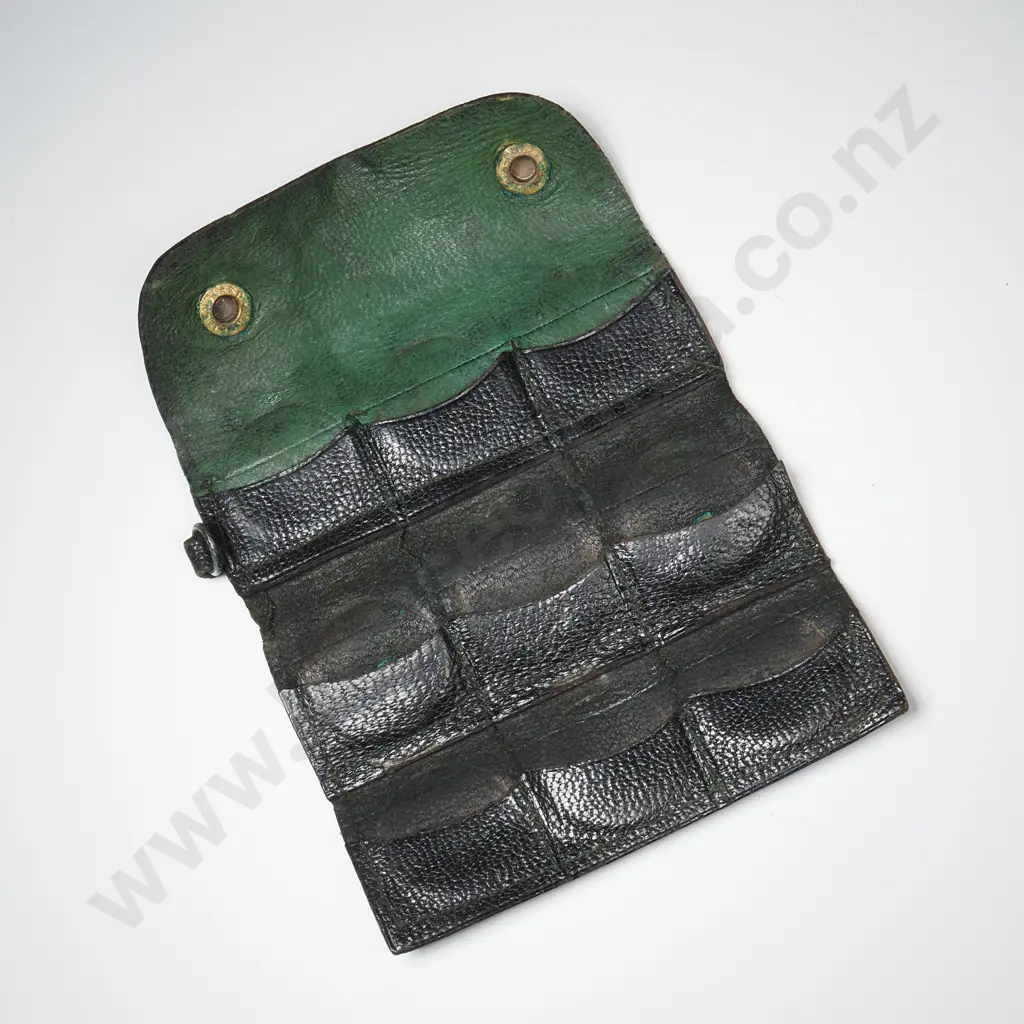 Vintage Leather Sovereign / Coin Purse  Image 1++