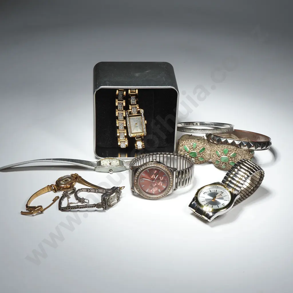 Assorted Lot of Costume Jewellery Image 1++